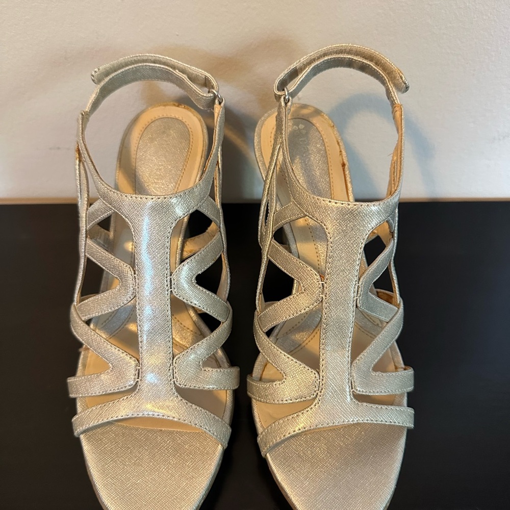 Naturalizer Women's Shimmering Gold Heels